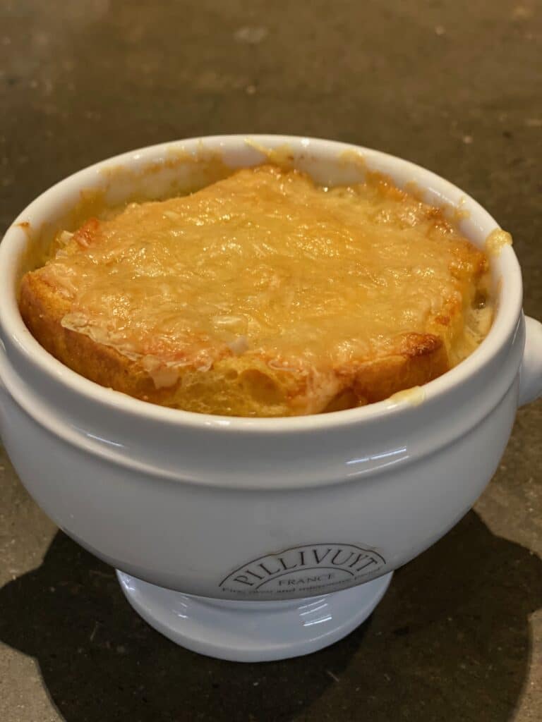 Løksuppe med Gruyère