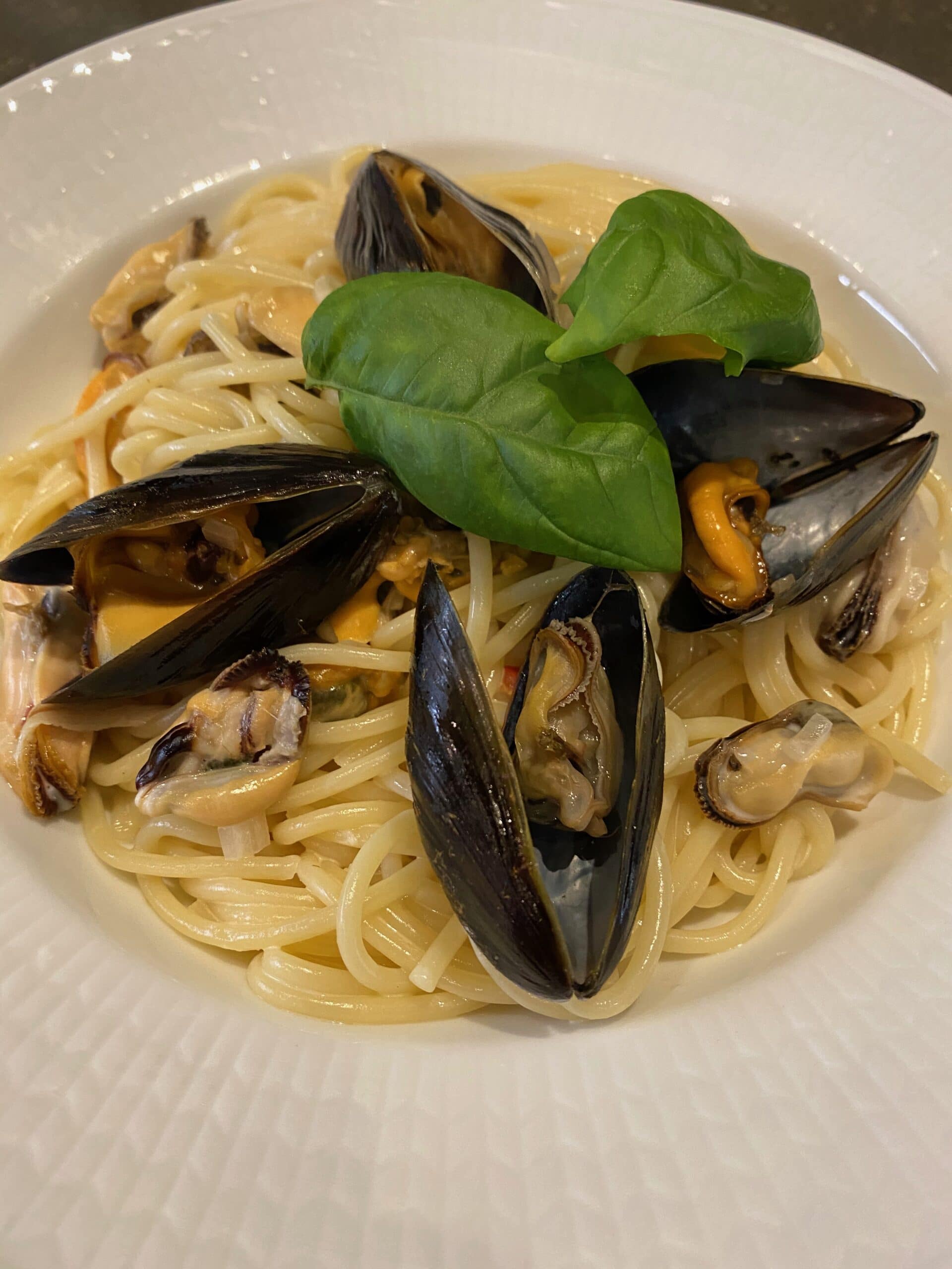 Pasta med blåskjell i vin og fløtesaus