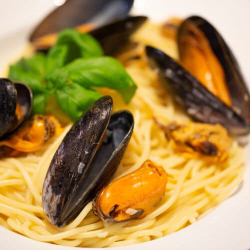 Pasta med blåskjell i vin og fløtesaus