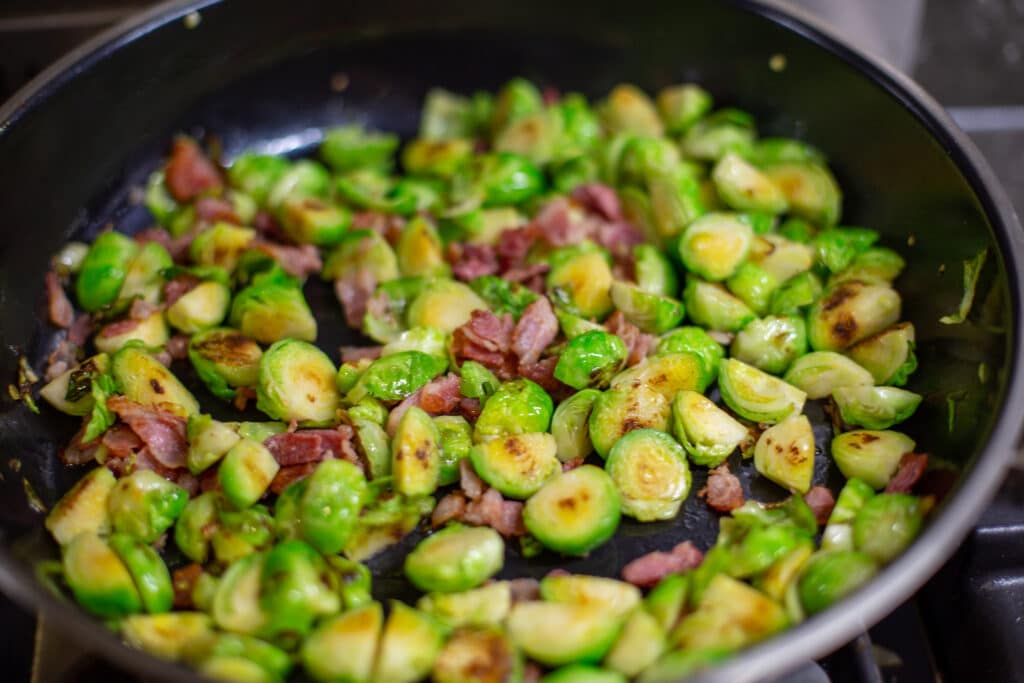 Rosenkål med bacon